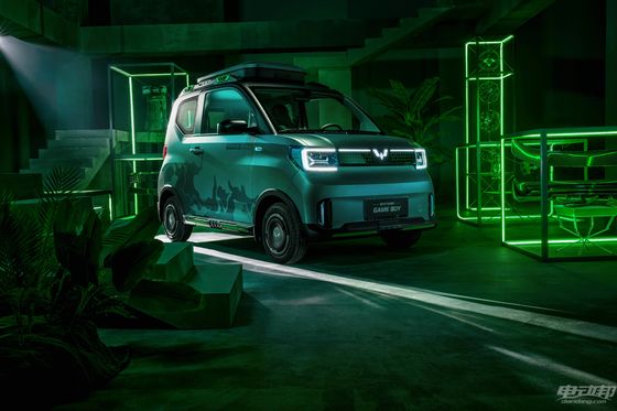 Μίνι αυτοκίνητο Ev Hongguang GAMEBOY Wuling 200300KM 3 πόρτες 4 καθίσματα
