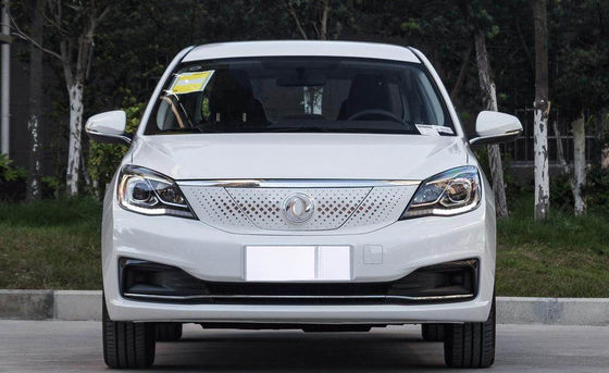 Καθαρό ηλεκτρικό συμπαγές αυτοκίνητο 4 400KM Dongfeng Fengshen E70 πόρτες 5 καθίσματα