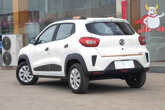 5 πόρτες 4 ηλεκτρικό όχημα 330KM Dongfeng Fengshen Ex1 μηχανών Dongfeng καθισμάτων