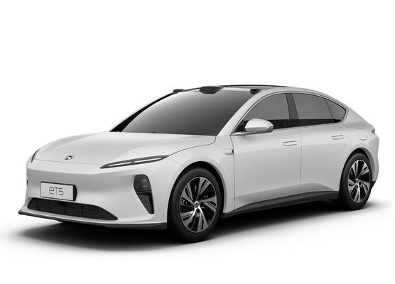 Ηλεκτρική υψηλή επίδοση 550700KM αυτοκινήτων NIO Midsize Et5 4 πόρτες 5 καθίσματα