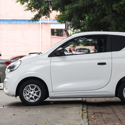 3 πόρτες 4 ηλεκτρικό αυτοκίνητο SAIC Roewe ΈΞΥΠΝΑ 311KM μηχανών καθισμάτων SAIC